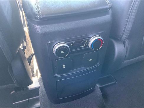Used 2024 Ford Explorer XLT w/ Equipment Group 202A AWD/4WD image 38