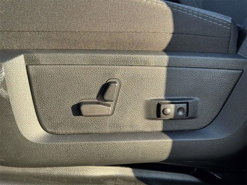 Used 2024 RAM 2500 Big Horn w/ Bed Utility Group image 28