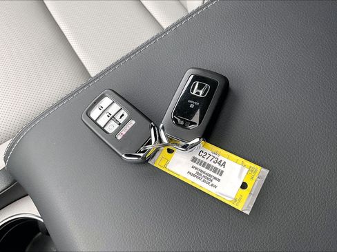 Used 2025 Honda Passport EX-L image 11