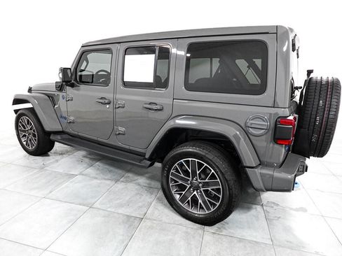 Used 2023 Jeep Wrangler Unlimited Sahara AWD/4WD image 5