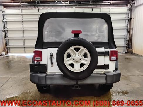 Used 2016 Jeep Wrangler Unlimited Sport w/ Max Tow Package AWD/4WD image 8