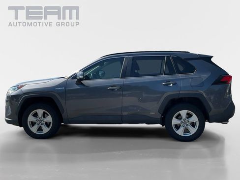 Used 2020 Toyota RAV4 XLE AWD/4WD image 4