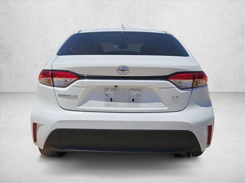 Used 2025 Toyota Corolla LE FWD image 6
