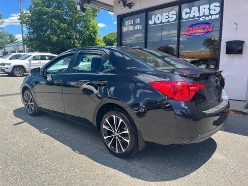 Used 2017 Toyota Corolla SE w/ Carpet Mat Package (TMS) FWD image 2