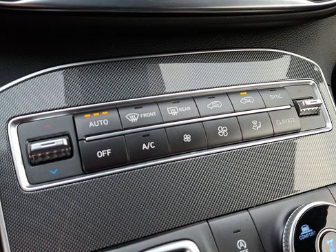 Used 2021 Hyundai Santa Fe SEL w/ Convenience Package image 17