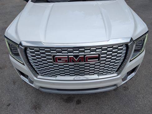 Used 2023 GMC Yukon XL Denali w/ Denali Reserve Package AWD/4WD image 12