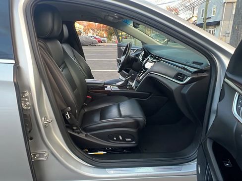 Used 2016 Cadillac XTS Luxury image 30