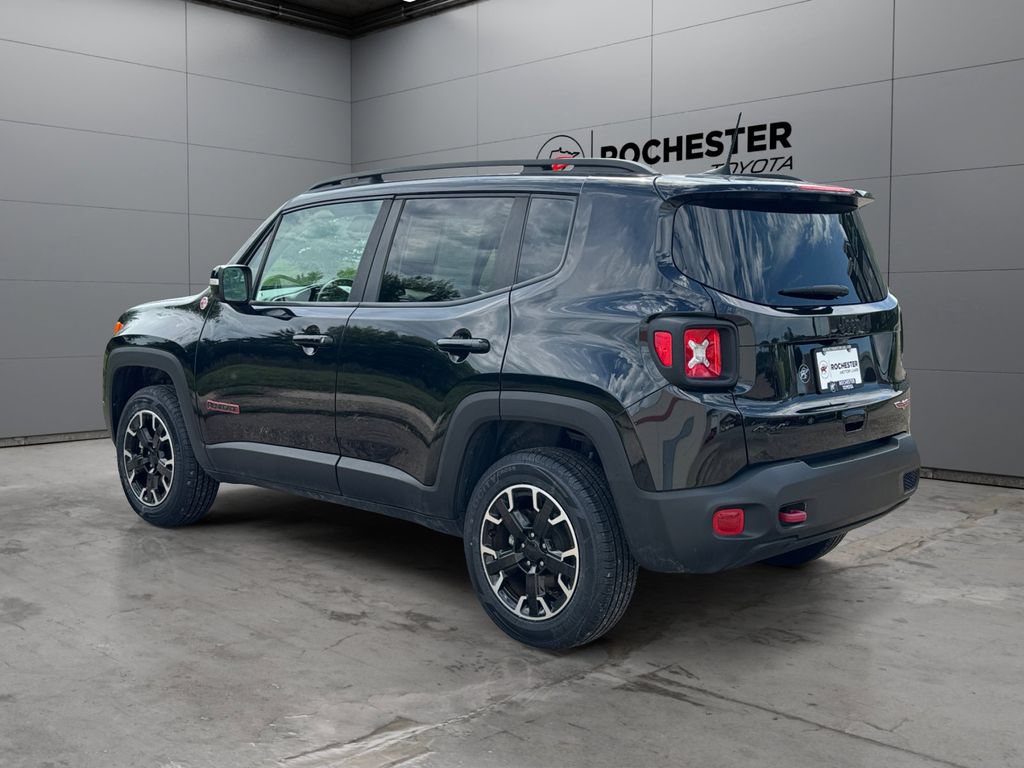 Used 2023 Jeep Renegade Trailhawk AWD/4WD image 3