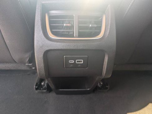 Used 2025 Chevrolet Blazer LT AWD/4WD image 29