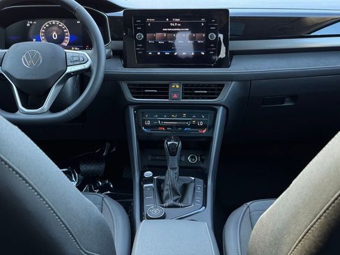 New 2025 Volkswagen Taos SE image 28