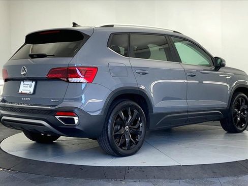 Certified 2023 Volkswagen Taos SE w/ Panoramic Sunroof Package image 13