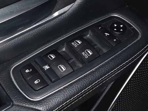 Used 2020 RAM 1500 Laramie image 27