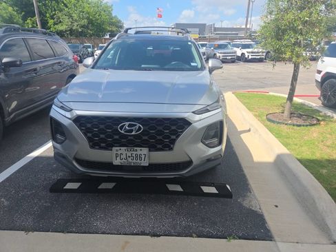 Used 2020 Hyundai Santa Fe SEL w/ Convenience + Premium Package FWD image 2