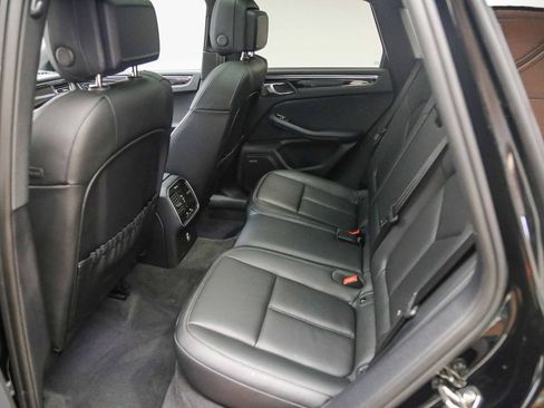 Certified 2026 Porsche Macan AWD/4WD image 22