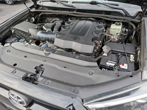 Used 2018 Toyota 4Runner SR5 image 30