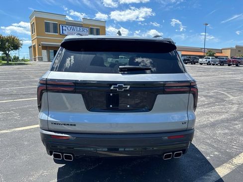 Used 2024 Chevrolet Traverse LT w/ Midnight/Sport Edition FWD image 6