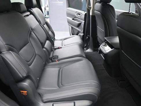 New 2026 Nissan Armada SV image 15