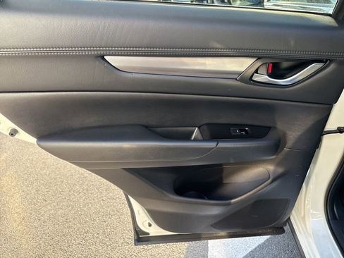 Used 2019 MAZDA CX-5 Touring image 31