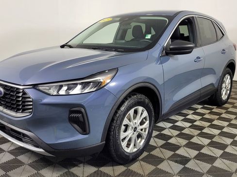 Used 2023 Ford Escape Active image 3