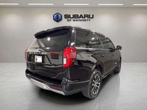 Used 2025 Ford Expedition Platinum AWD/4WD image 5