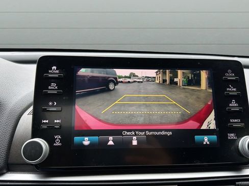 Used 2018 Honda Accord Sport image 30