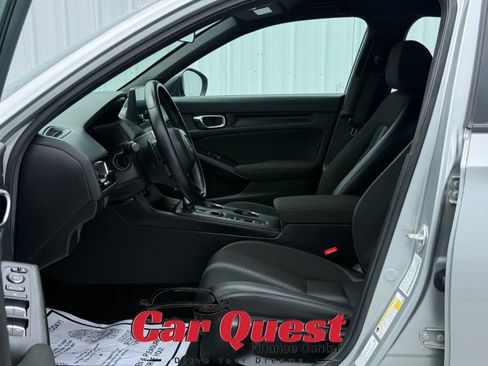 Used 2025 Honda Civic Sport image 9
