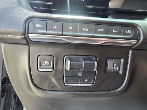 Used 2023 Cadillac Escalade ESV Sport Platinum AWD/4WD image 25