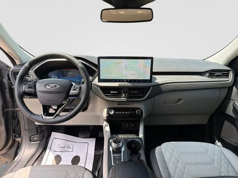 Used 2024 Ford Escape Platinum w/ Premium Technology Package AWD/4WD image 17
