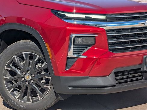 New 2026 Chevrolet Traverse LT w/ Sun and Wheel Package image 3