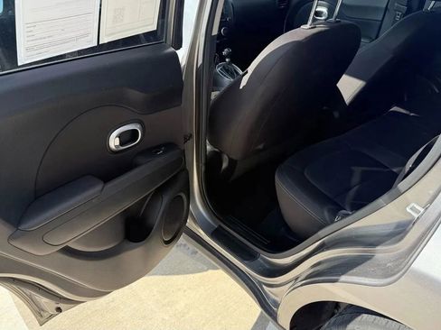 Used 2017 Kia Soul FWD image 16