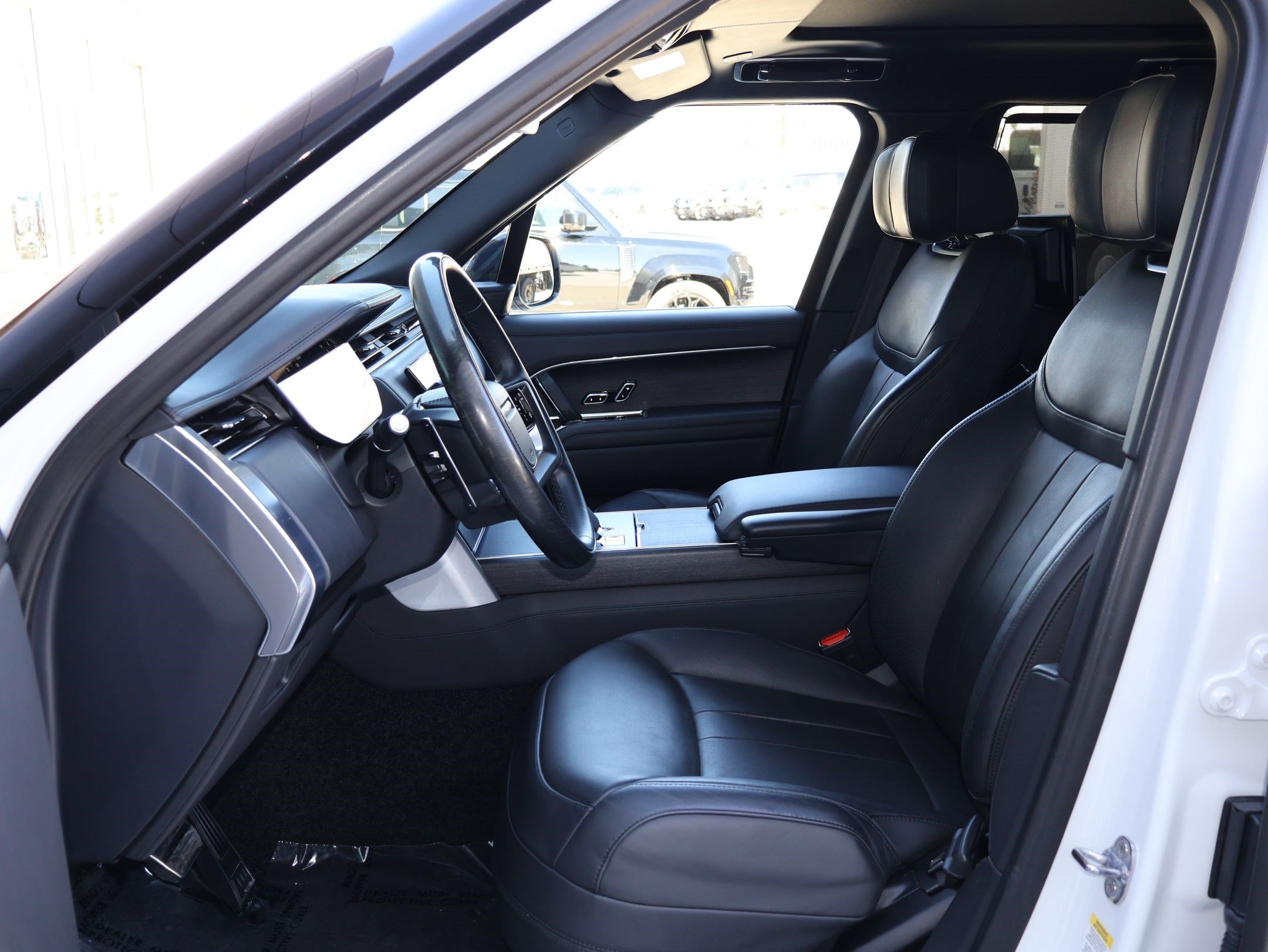 Certified 2024 Land Rover Range Rover Autobiography AWD/4WD image 17