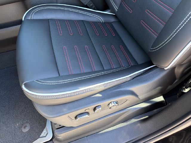 New 2026 GMC Yukon AT4 Ultimate AWD/4WD image 18