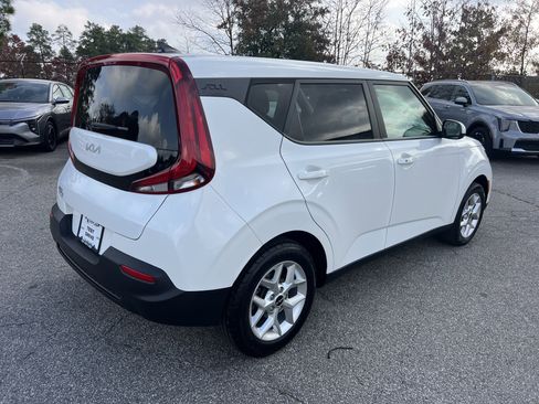 Used 2022 Kia Soul S image 7