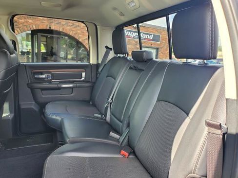 Used 2017 RAM 1500 Laramie w/ Convenience Group AWD/4WD image 24