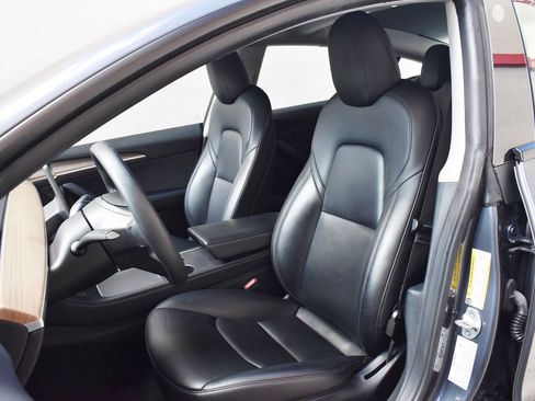 Used 2023 Tesla Model 3 Standard Range image 18