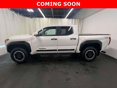 Used 2024 Toyota Tacoma TRD Off-Road AWD/4WD image 11