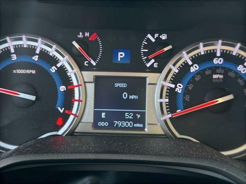 Certified 2018 Toyota 4Runner TRD Off-Road Premium image 11