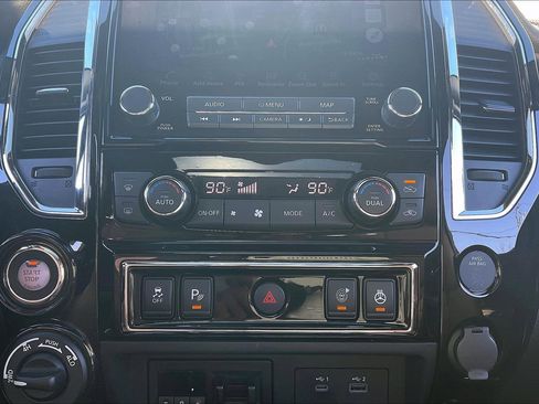Used 2022 Nissan Titan Platinum Reserve w/ Moonroof Package image 38