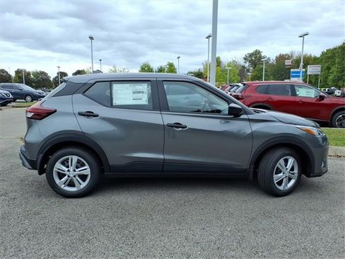 New 2025 Nissan Kicks Play S image 2