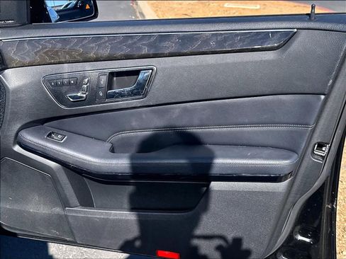 Used 2016 Mercedes-Benz E 350 Sedan image 28