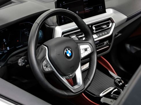 Used 2025 BMW X4 xDrive30i image 19
