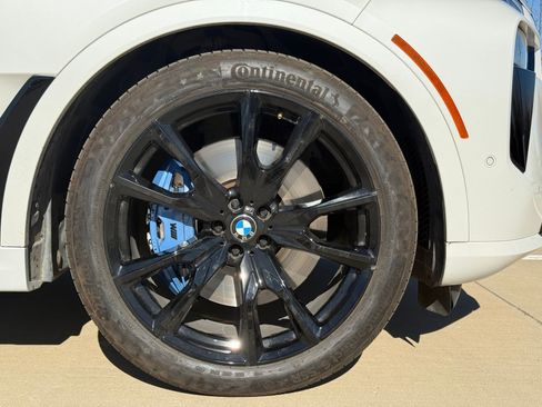 Used 2024 BMW X7 xDrive40i w/ Executive Package image 9