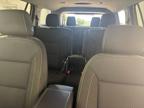 Used 2023 GMC Acadia SLE FWD image 21