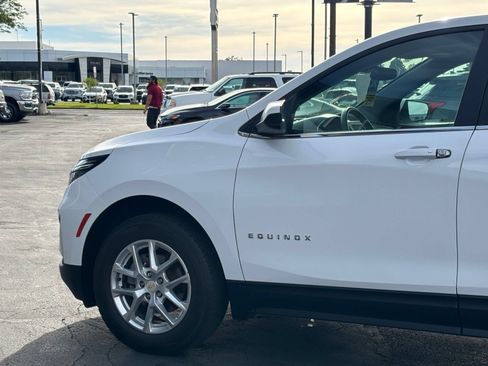 Used 2023 Chevrolet Equinox LT w/ Driver Convenience Package AWD/4WD image 6