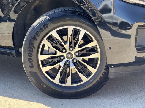 Used 2025 Ford Expedition Max Platinum image 2