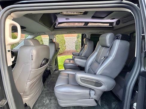 Used 2018 Mercedes-Benz Metris Passenger image 26