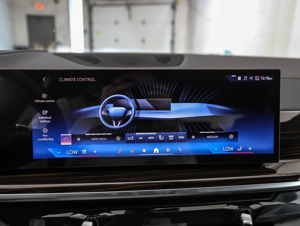 Used 2026 BMW X5 xDrive40i AWD/4WD image 18