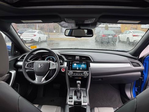 Used 2017 Honda Civic Touring image 21