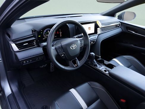 Used 2025 Toyota Camry SE FWD image 27