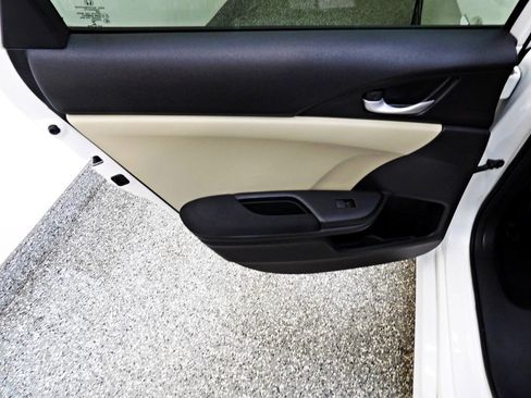 Used 2017 Honda Civic EX image 9